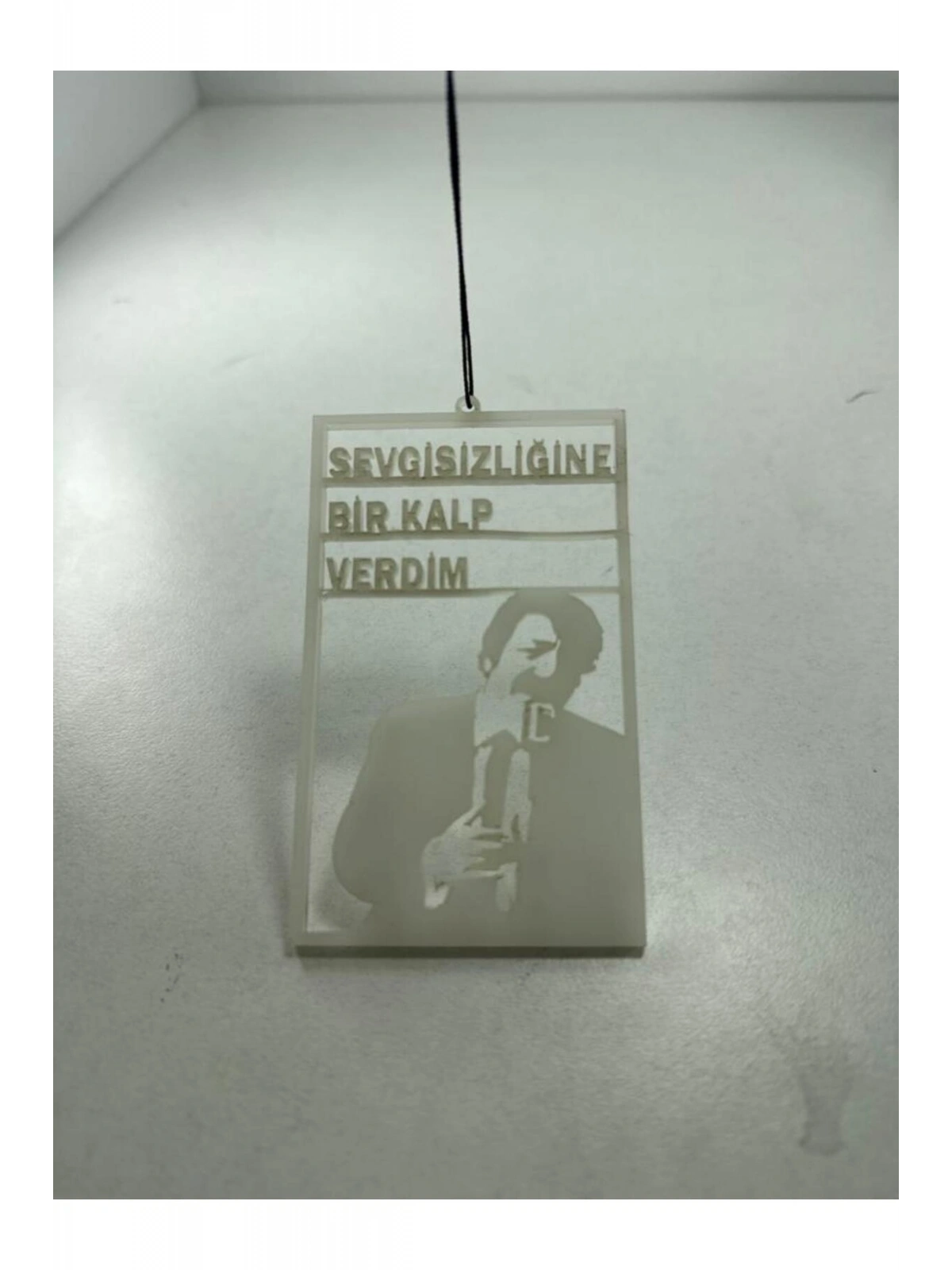 Müslüm Dikiz Ayna Süsü ’Sevgisizliğine Bir Kalp Verdim’ Beyaz Pleksi
