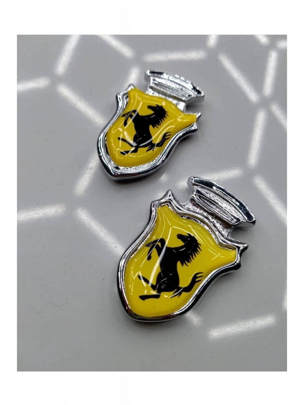 Metal Döküm Ferrari Arma Etiketçilere