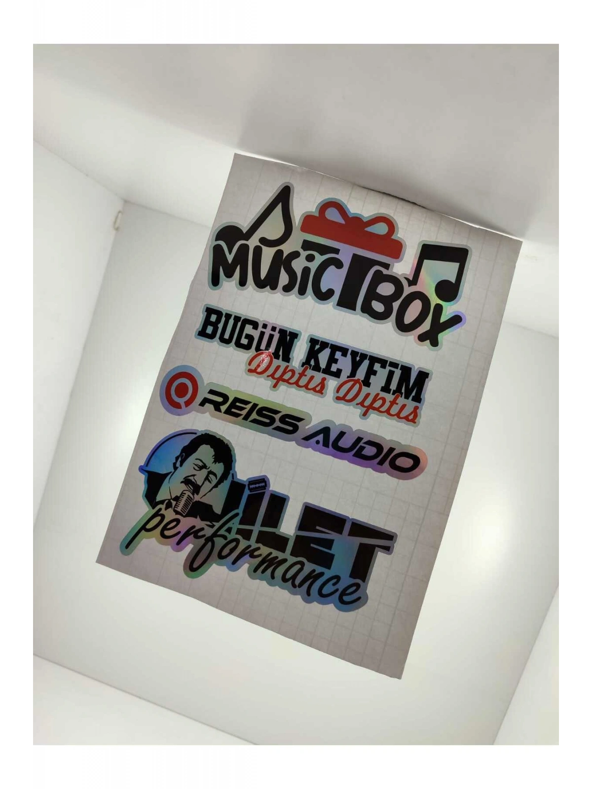 Hologram Arka Cam Sticker Etiket Model 013