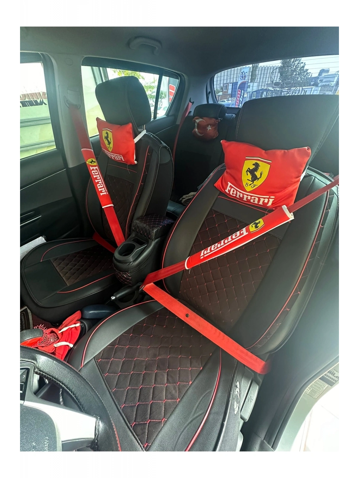 Ferrari Boyun Yastığı Emniyet Kemer Pedi Kırmızı