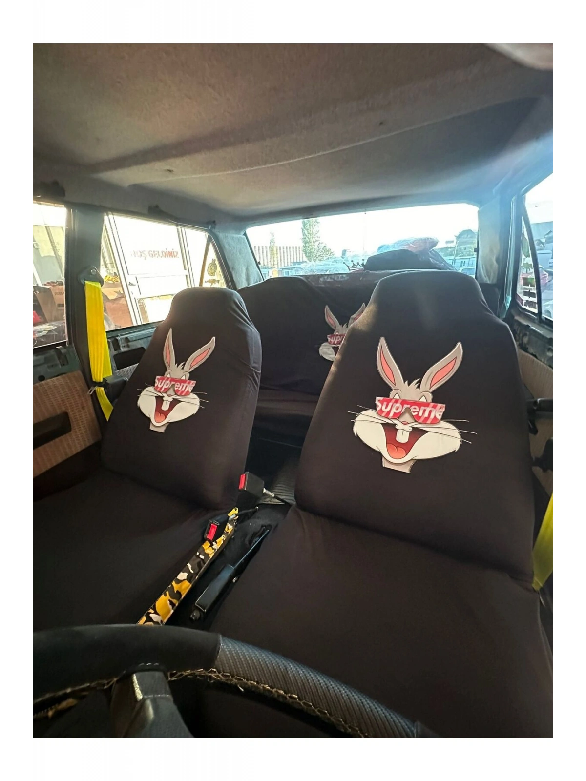 Bugs Bunny Baskılı Oto Servis Kılıfı Siyah