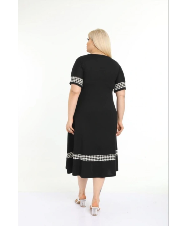 Kadın Siyah Büyük Beden Kol ve Etek Ucu Kazayağı Desenli Elbise
