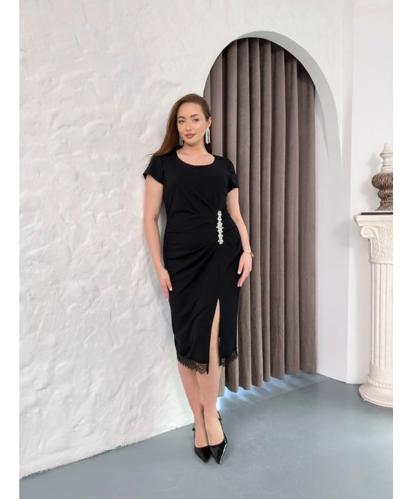 Kadın Büyük Beden Toka Detaylı Kısa Kollu Yırtmaçlı Siyah Abiye Elbise