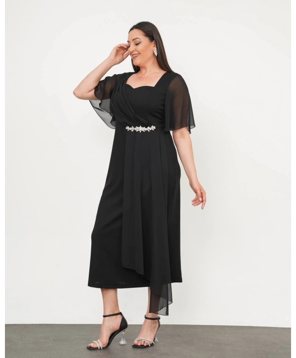 Kadın Büyük Beden Toka Ve Tül Detaylı Kısa Kollu Yırtmaçlı Siyah Abiye Elbise