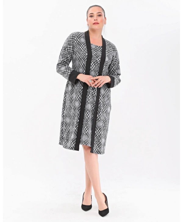 Büyük Beden Uzun Kollu Hırkalı Görünümlü Midi Boy Triko Elbise