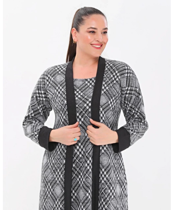 Büyük Beden Uzun Kollu Hırkalı Görünümlü Midi Boy Triko Elbise