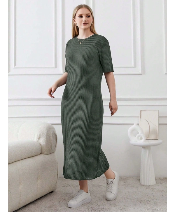 Kadın Büyük Beden Kısa Kollu Yırtmaç Detaylı Kaşkorse Elbise