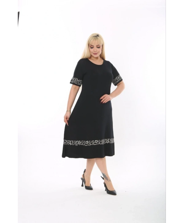Kadın Siyah Kol ve Etek Ucu Desenli Büyük Beden Elbise