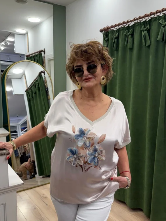 Krem Çiçek Desenli Saten Bluz LVD