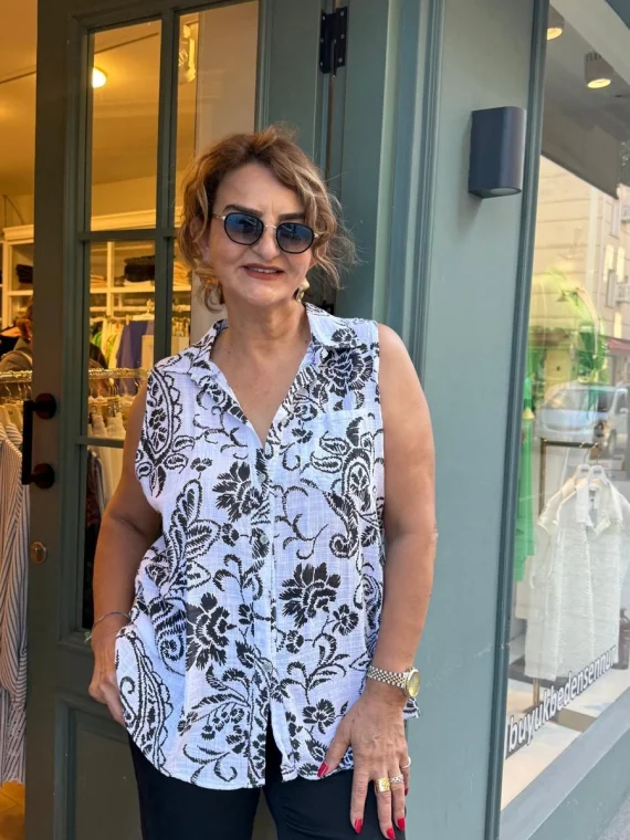 Beyaz Kolsuz Desenli Bluz Y2000-1