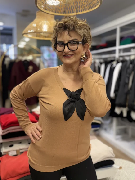 Camel V Yaka Aksesuarlı Triko Kazak 31218