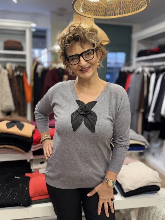 Gri V Yaka Aksesuarlı Triko Kazak 31218