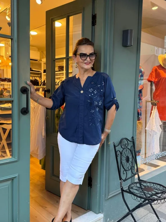 Lacivert Nakışlı Pullu Pamuk Bluz Y9682