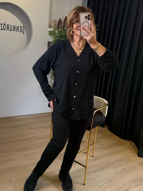 Siyah Düğmeli Hırka 30131