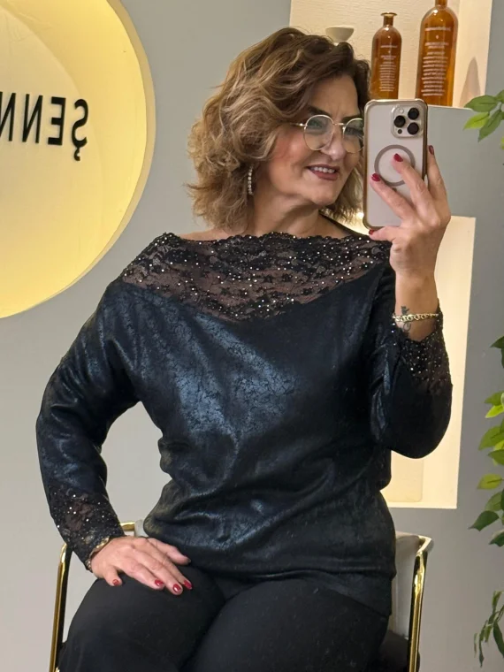 Siyah Taş Desenli Bluz 000358