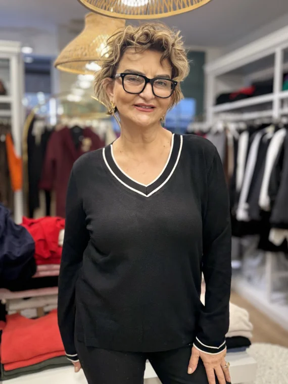 Siyah V Yaka Kazak 31084