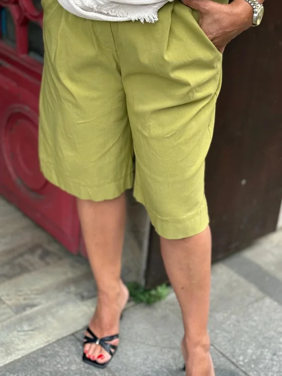 Yağ Yeşili Düz Desen Kemerli Gabardin Kapri 8807