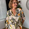 Ekru Çiçek Desenli Flamlı Bluz 5197