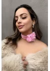 Açık Pembe Renk Çiçek Detaylı Choker Kolye