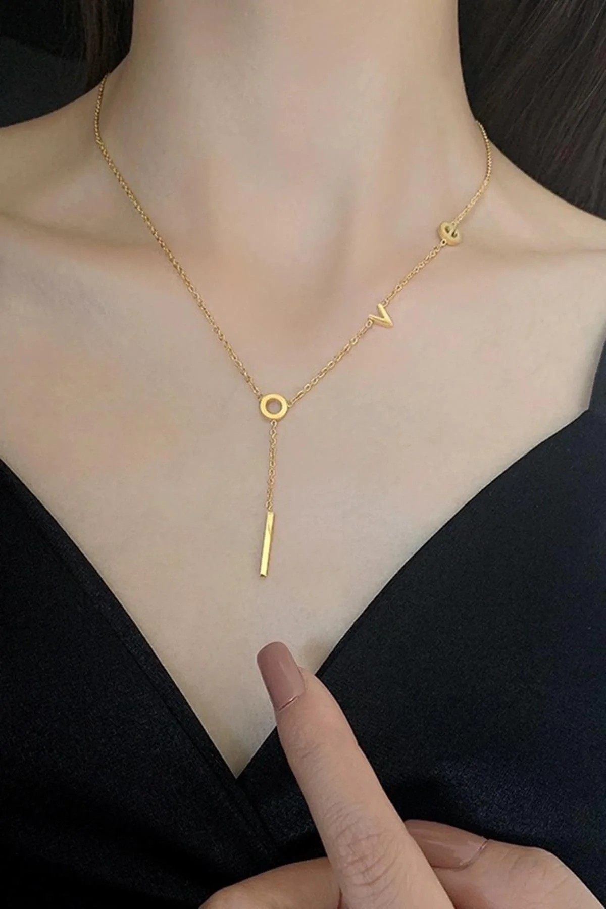 Altın Renk Love Yazılı Çelik Kolye