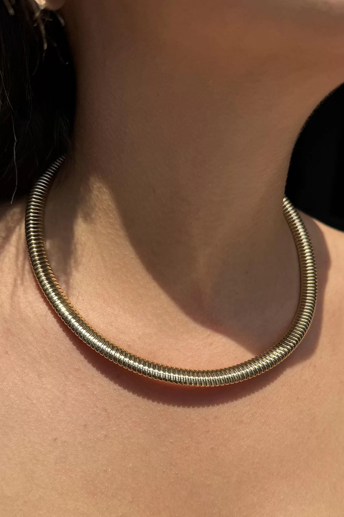 Altın Renk Metal Choker Kolye