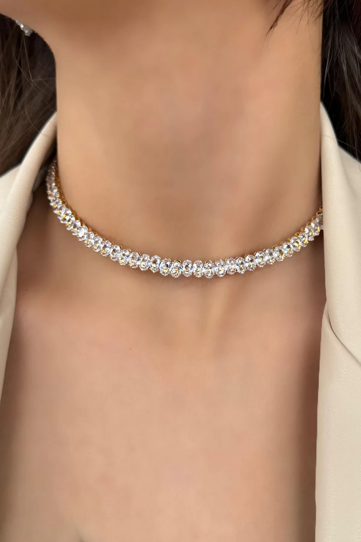 Altın Renk Taşlı Choker Kolye