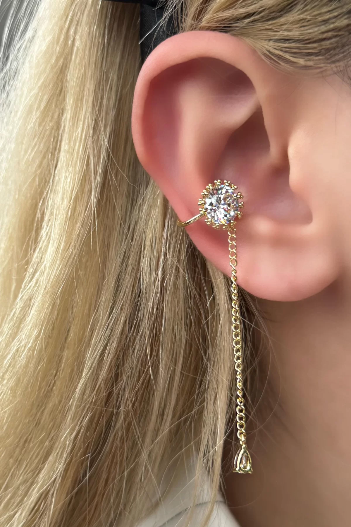 Altın Renk Taşlı Sallantılı Çelik Ear Cuff (tek)