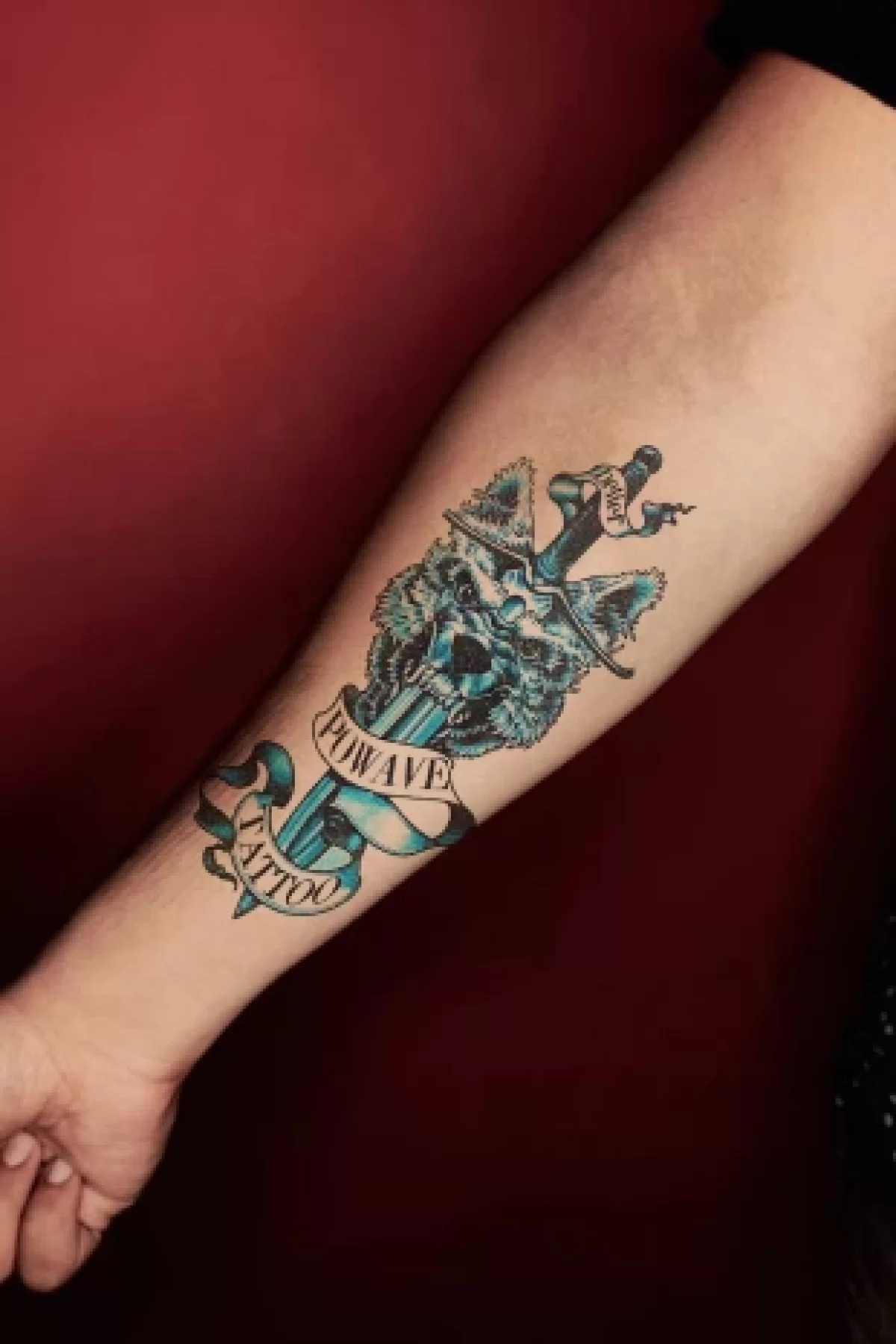 Gerçekçi Geçici Kılıç Ve Kurt Kafası Dövme Tattoo