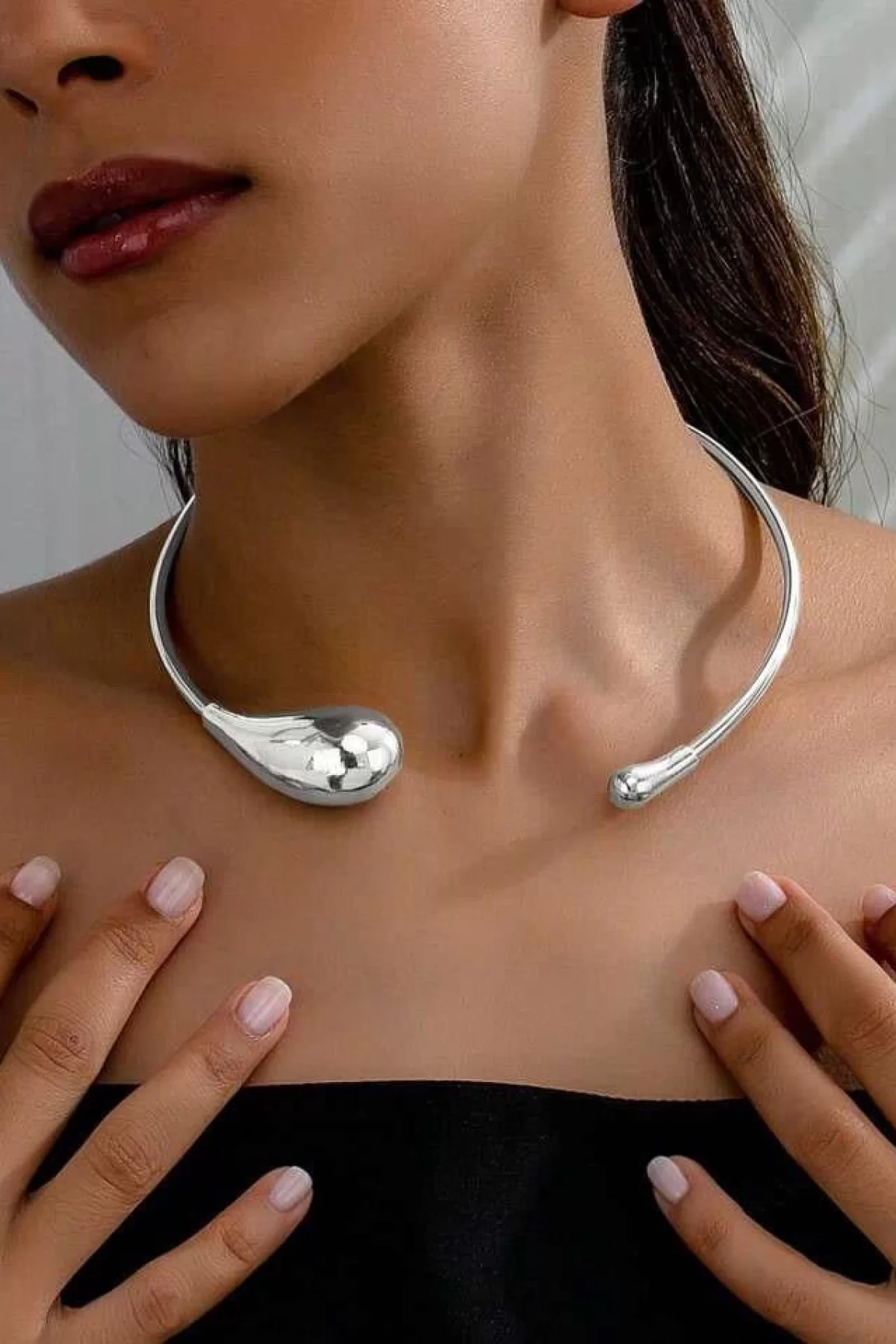 Gümüş Renk Bottega Choker Kolye