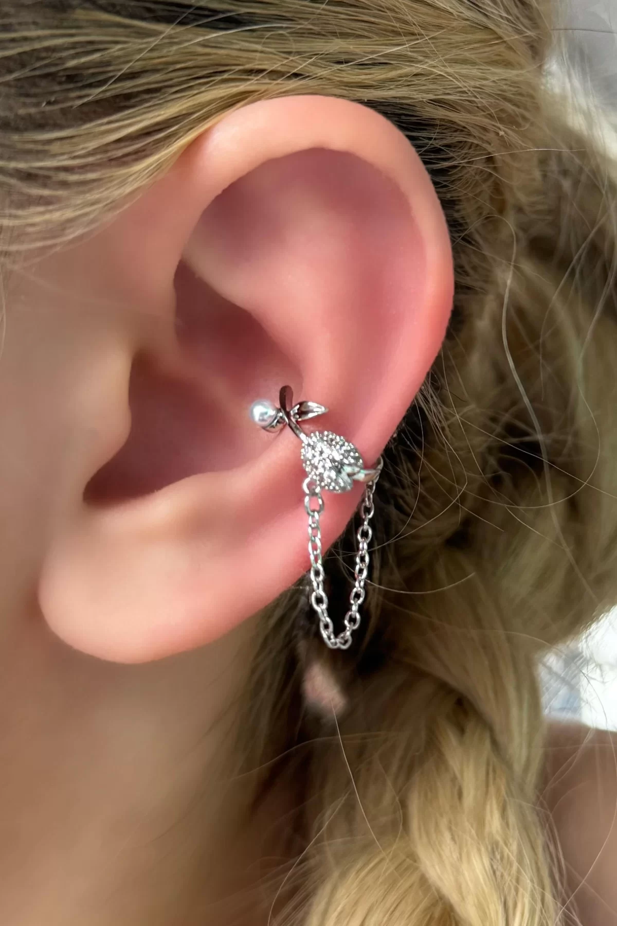 Gümüş Renk Gül Detaylı Çelik Ear Cuff (tek)