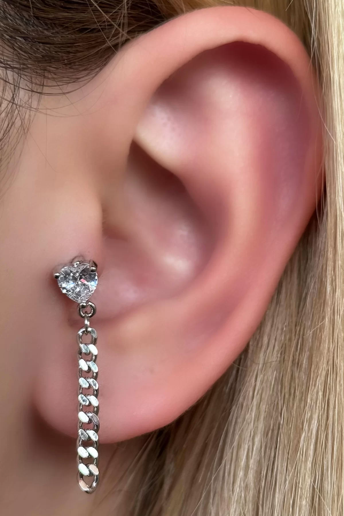 Gümüş Renk Kalp Figürlü Cerrahi Çelik Tragus/Kıkırdak Küpe/Piercing (Tek)