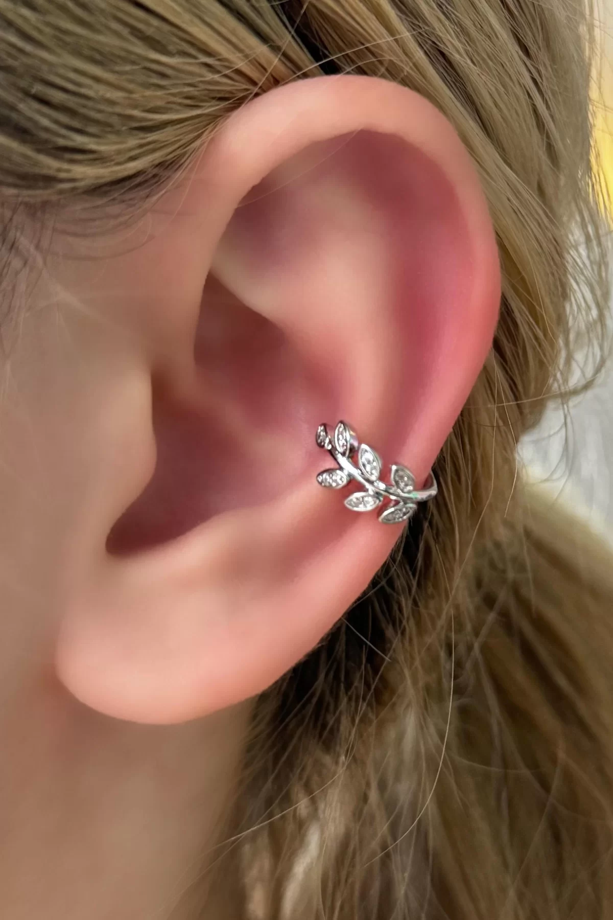 Gümüş Renk Yaprak Detaylı Çelik Ear Cuff Küpe (Tek)