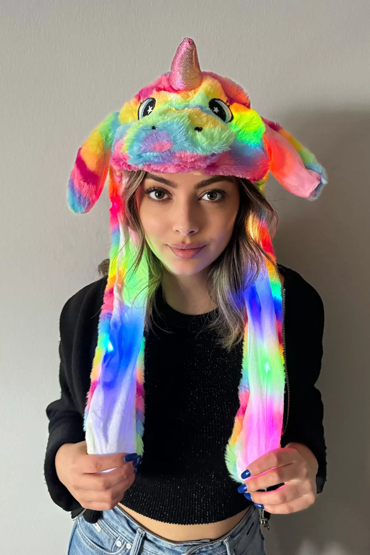 Karışık Renk Unicorn Figürlü Işıklı Kulakları Oynayan Peluş Şapka