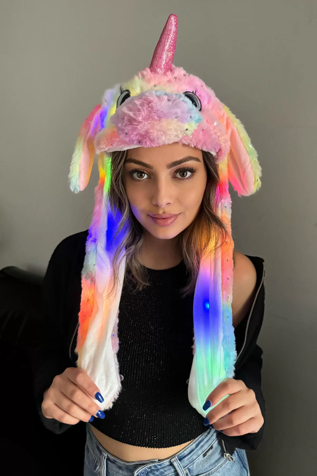 Pembe Renk Unicorn Figürlü Işıklı Kulakları Oynayan Peluş Şapka