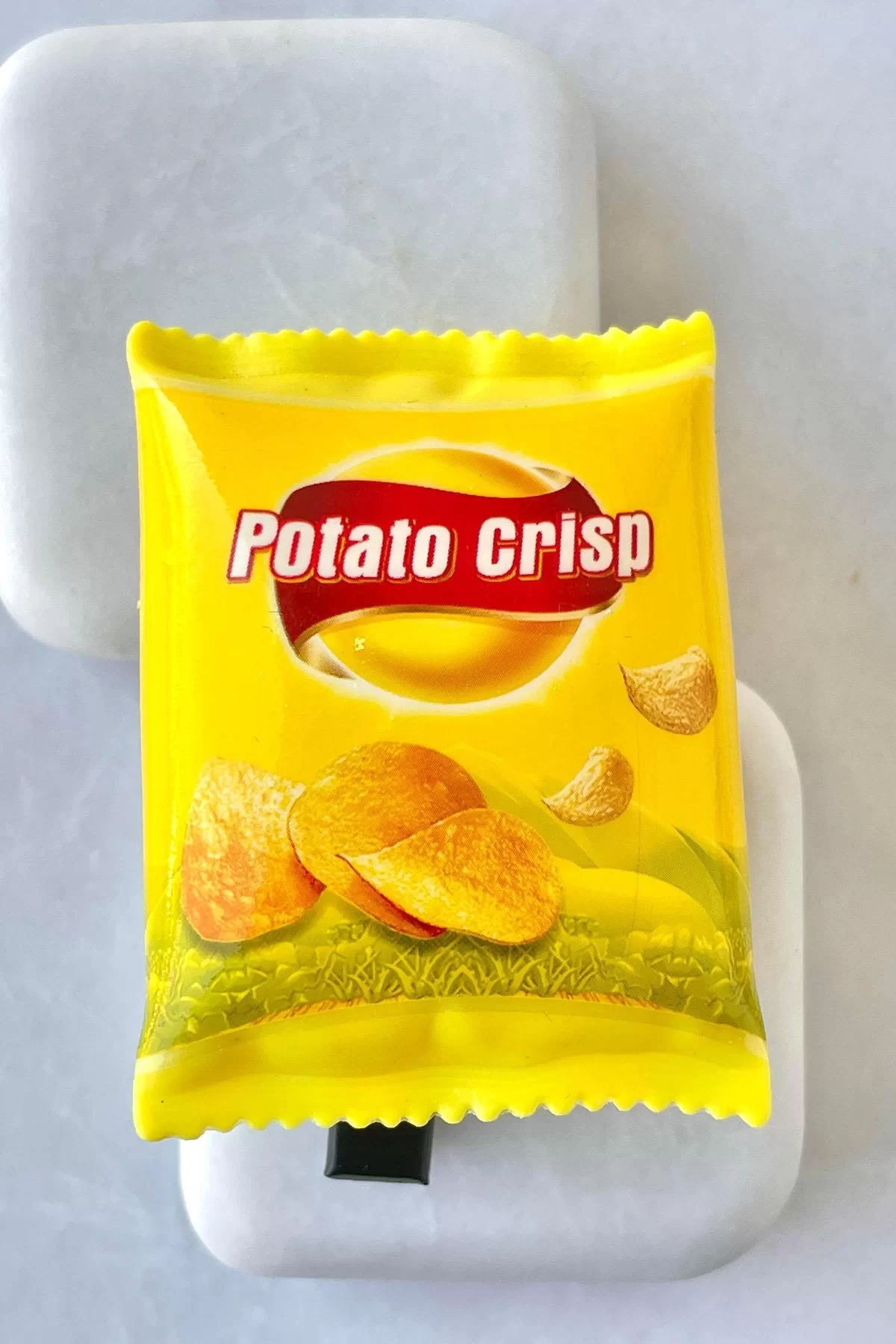 Sarı Renk Cips Paketi Figürlü Yan Toka