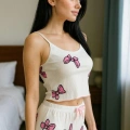 Beyaz Üstüne  Desenli Askılı Şortlu Pijama Takımı