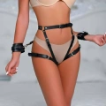 Şık Deri Kelepçeli Popo Saran Harness Takım - 1028