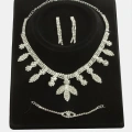 Yaprak Taşlı Lüks Set Kolye
