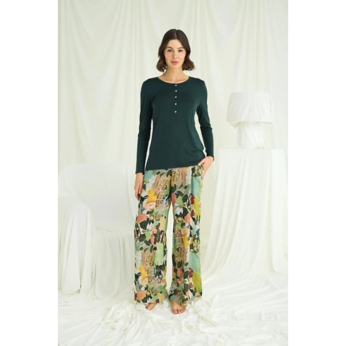 Çiçek Ve Yaprak Desenli Pijama Takımı