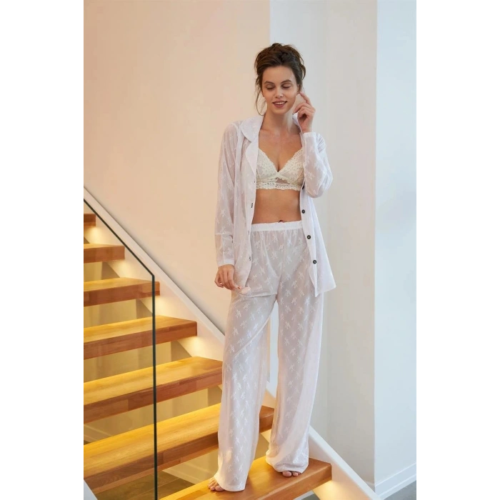 Kadın Beyaz Şeffaf Jakar Düğmeli Pijama Takımı