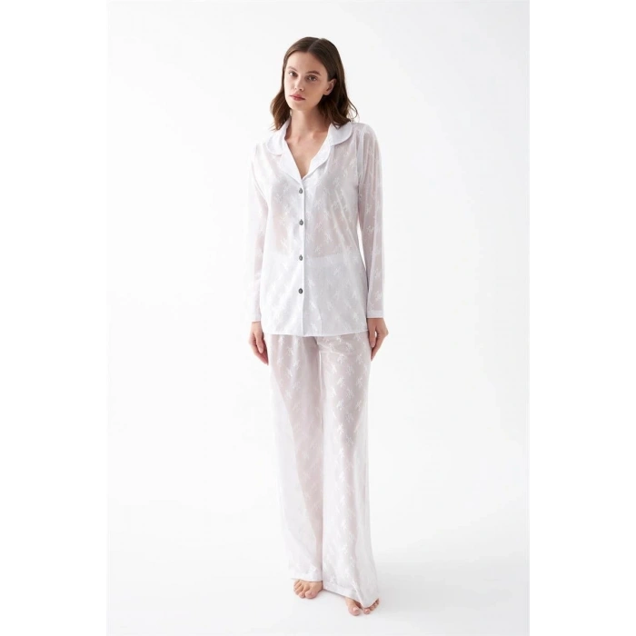 Kadın Beyaz Şeffaf Jakar Düğmeli Pijama Takımı