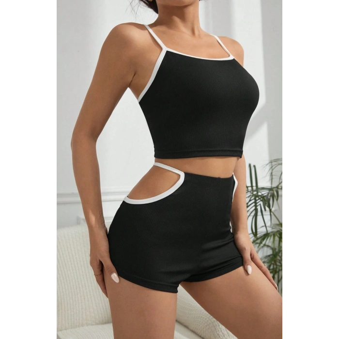 Kadın Siyah Beyaz Şortlu Cut-out Detaylı Gecelik Takımı