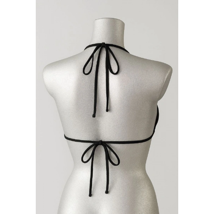 Kadın Siyah Pedli Üçgen Bikini Üstü Halter Bağlamalı Aksesuarlı