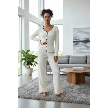 Kadın Beyaz V Yaka Düğmeli Örme Kumaş Rahat Pijama Takımı
