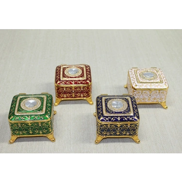 Taşlı Kutu
