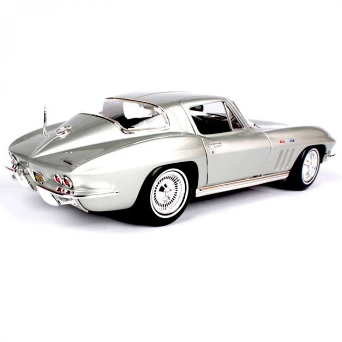 1:18 1965 Chevrolet Corvette