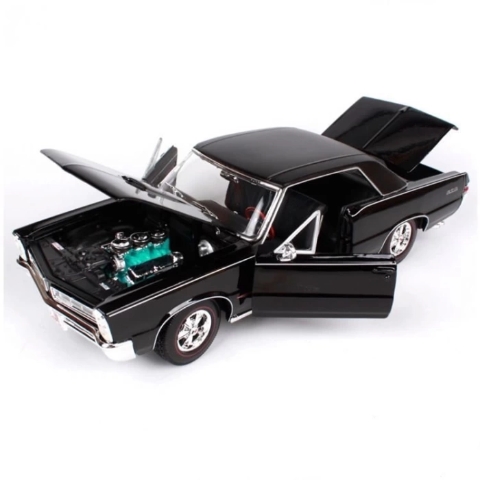 1:18 1965 Pontiac GTO Hurst Edition