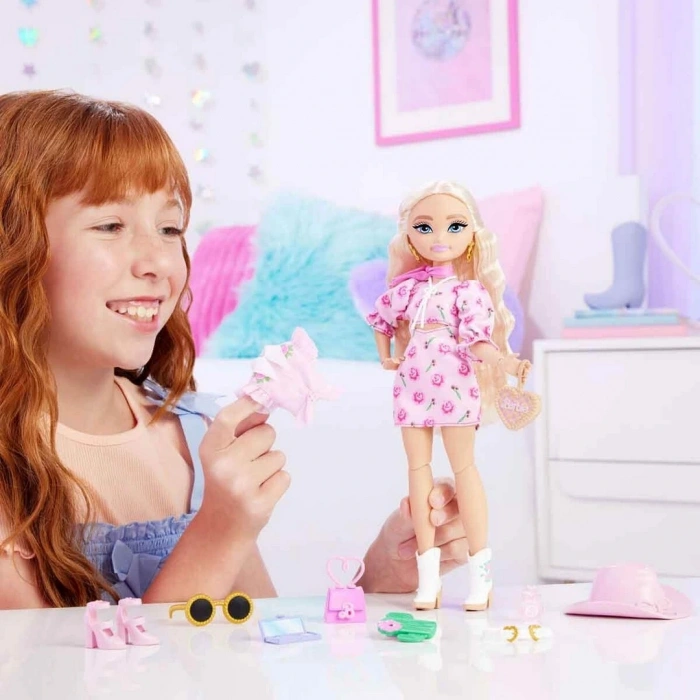 Barbie Dream Besties Festival Kombinleri Barbie Malibu Bebek ve Aksesuarları