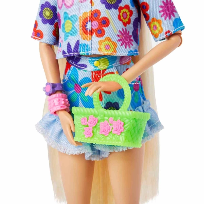 Barbie Extra Mavi Etekli Bebek HDJ45