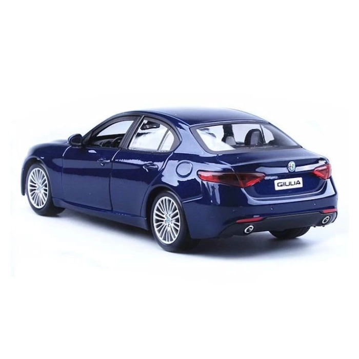 Bburago 1:24 Alfa Romeo GIULIA Model Araba